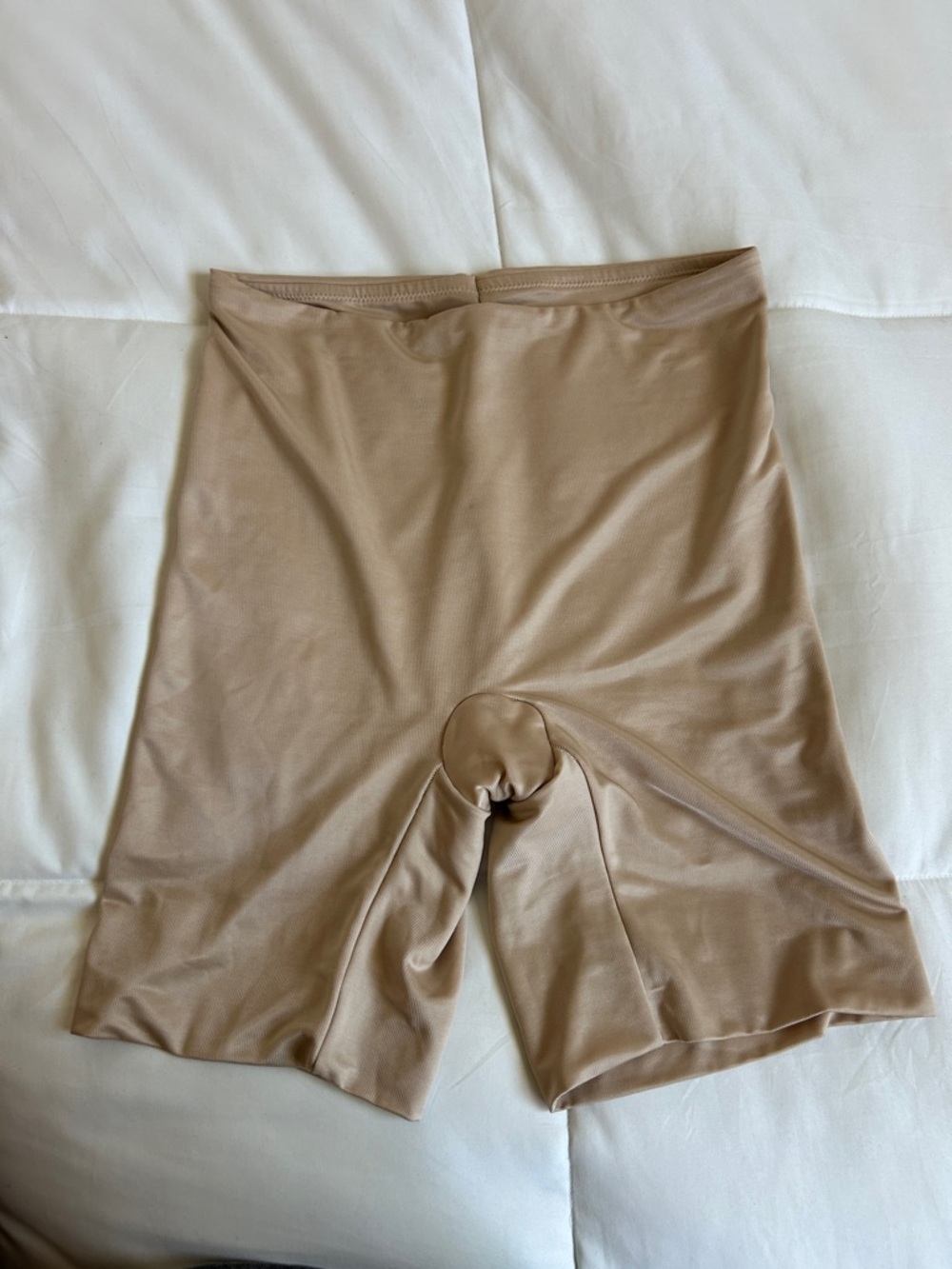 Spanx. Extended length mid thigh shorts. Small